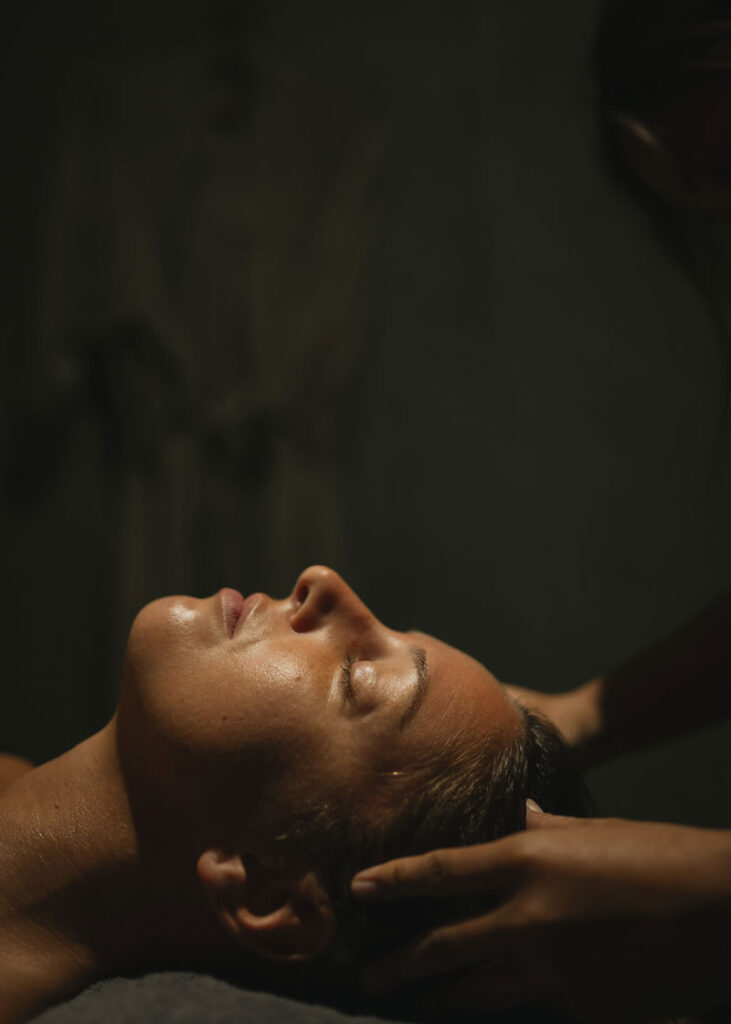Head massage ritual in you spa Umalas canggu.